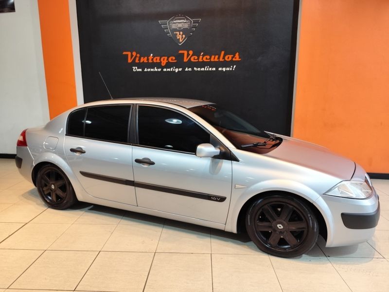 Renault MEGANE 1.6 EXPRESSION 16V FLEX 4P MANUAL 2007/2008 VINTAGE VEÍCULOS CAXIAS DO SUL / Carros no Vale