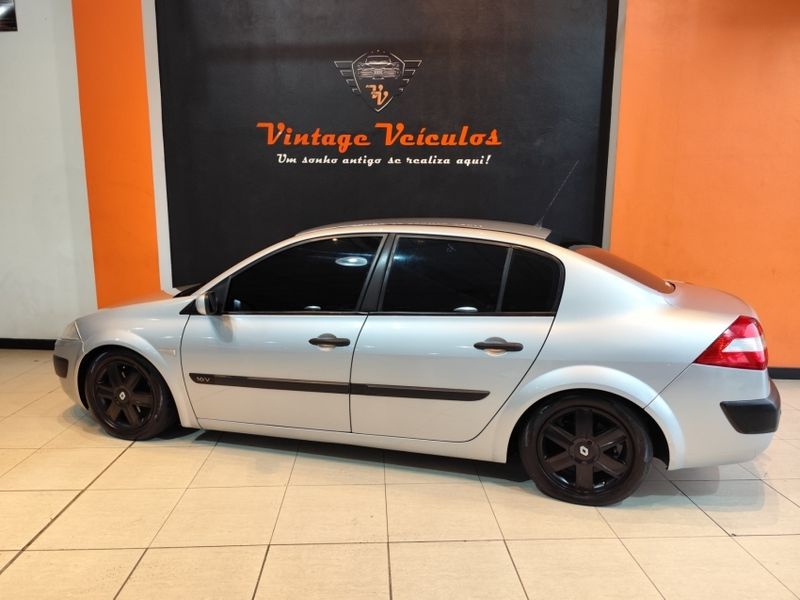 Renault MEGANE 1.6 EXPRESSION 16V FLEX 4P MANUAL 2007/2008 VINTAGE VEÍCULOS CAXIAS DO SUL / Carros no Vale