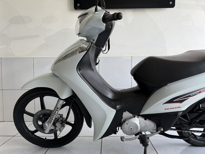 Honda Motos BIZ 125 EX 2015 SÓ MOTOS E AUTOMÓVEIS SANTA CRUZ DO SUL / Carros no Vale