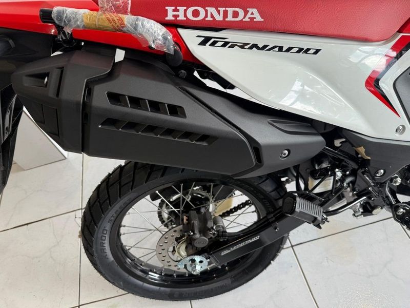 Honda XR 300L TORNADO 2025 SÓ MOTOS E AUTOMÓVEIS SANTA CRUZ DO SUL / Carros no Vale