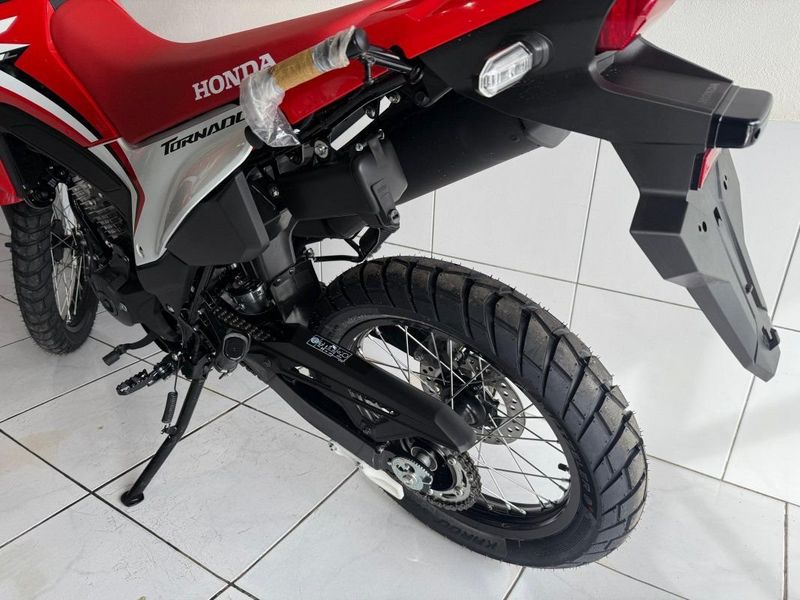 Honda XR 300L TORNADO 2025 SÓ MOTOS E AUTOMÓVEIS SANTA CRUZ DO SUL / Carros no Vale
