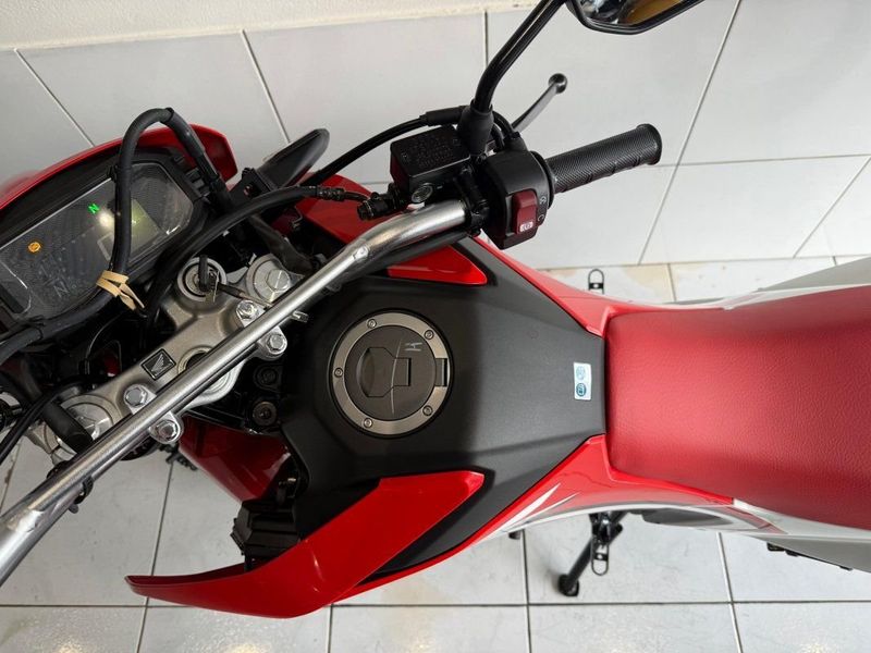 Honda XR 300L TORNADO 2025 SÓ MOTOS E AUTOMÓVEIS SANTA CRUZ DO SUL / Carros no Vale