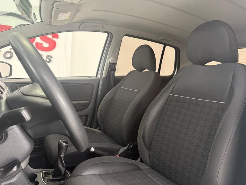 VOLKSWAGEN FOX COMFORTLINE 1.0 2016 SÓ MOTOS E AUTOMÓVEIS SANTA CRUZ DO SUL / Carros no Vale