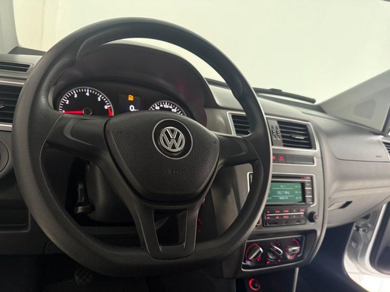 VOLKSWAGEN FOX COMFORTLINE 1.0 2016 SÓ MOTOS E AUTOMÓVEIS SANTA CRUZ DO SUL / Carros no Vale