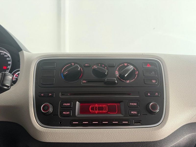 VOLKSWAGEN UP! MOVE 1.0 TSI 2016 SÓ MOTOS E AUTOMÓVEIS SANTA CRUZ DO SUL / Carros no Vale