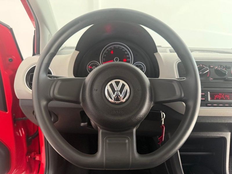 VOLKSWAGEN UP! MOVE 1.0 TSI 2016 SÓ MOTOS E AUTOMÓVEIS SANTA CRUZ DO SUL / Carros no Vale