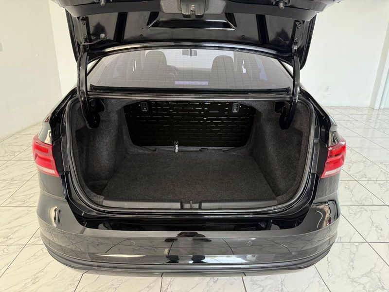VOLKSWAGEN VIRTUS MSI 1.6 2022 SÓ MOTOS E AUTOMÓVEIS SANTA CRUZ DO SUL / Carros no Vale