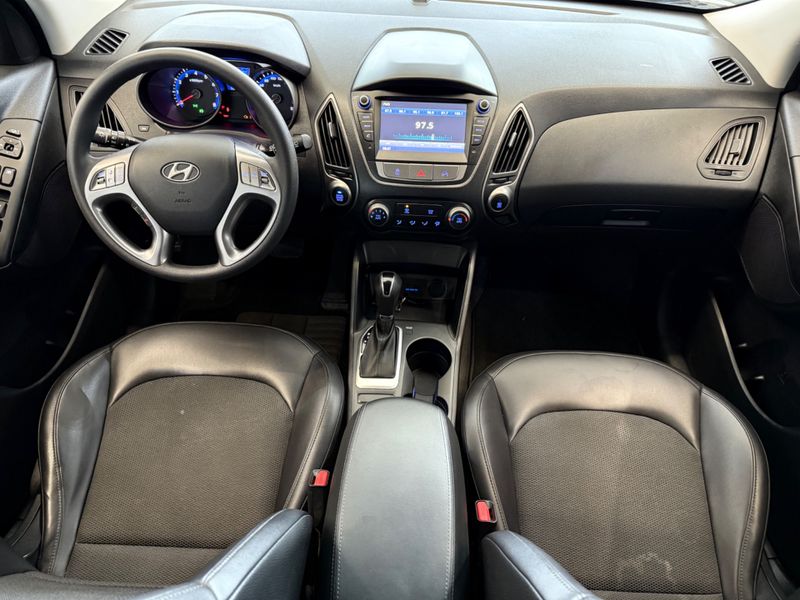 Hyundai Ix35 Gl 2.0 16v 2wd 2017/2018 COVEL VEICULOS ENCANTADO / Carros no Vale