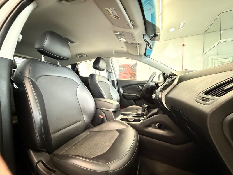 Hyundai Ix35 Gl 2.0 16v 2wd 2017/2018 COVEL VEICULOS ENCANTADO / Carros no Vale