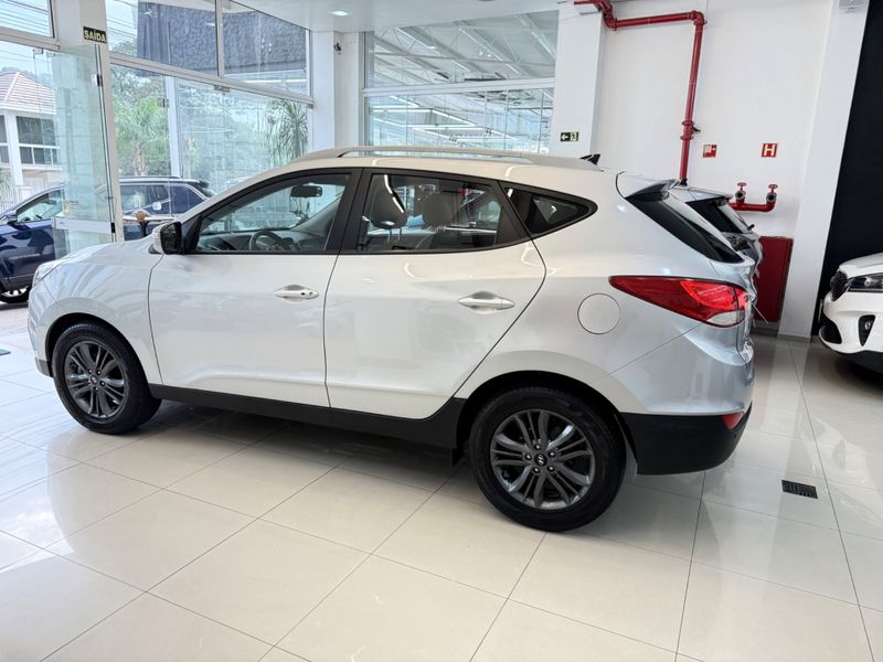 Hyundai Ix35 Gl 2.0 16v 2wd 2017/2018 COVEL VEICULOS ENCANTADO / Carros no Vale