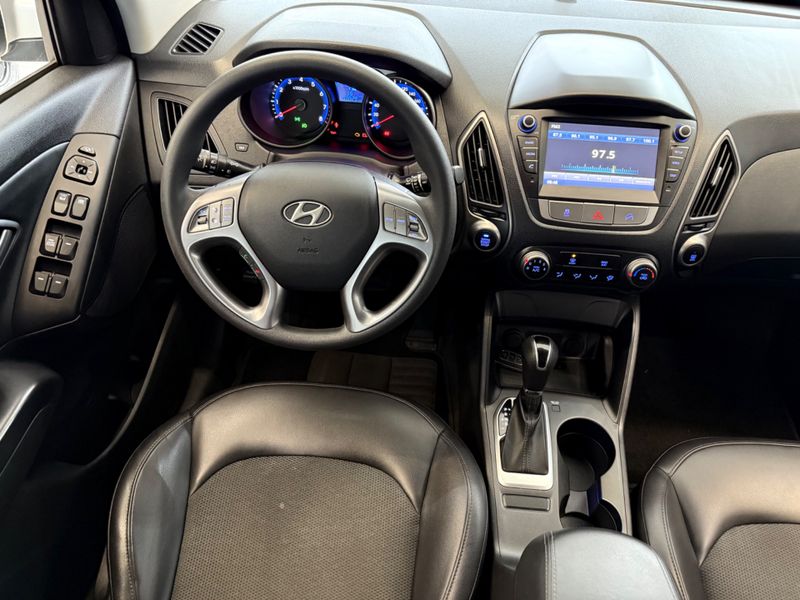 Hyundai Ix35 Gl 2.0 16v 2wd 2017/2018 COVEL VEICULOS ENCANTADO / Carros no Vale