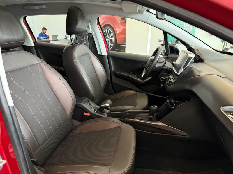 Peugeot 2008 Griffe 1.6 16v 2019/2020 COVEL VEICULOS ENCANTADO / Carros no Vale