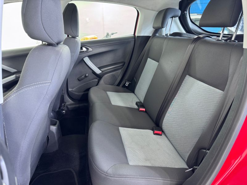 Peugeot 208 Allure 1.5 8v Mec. 2013/2014 COVEL VEICULOS ENCANTADO / Carros no Vale