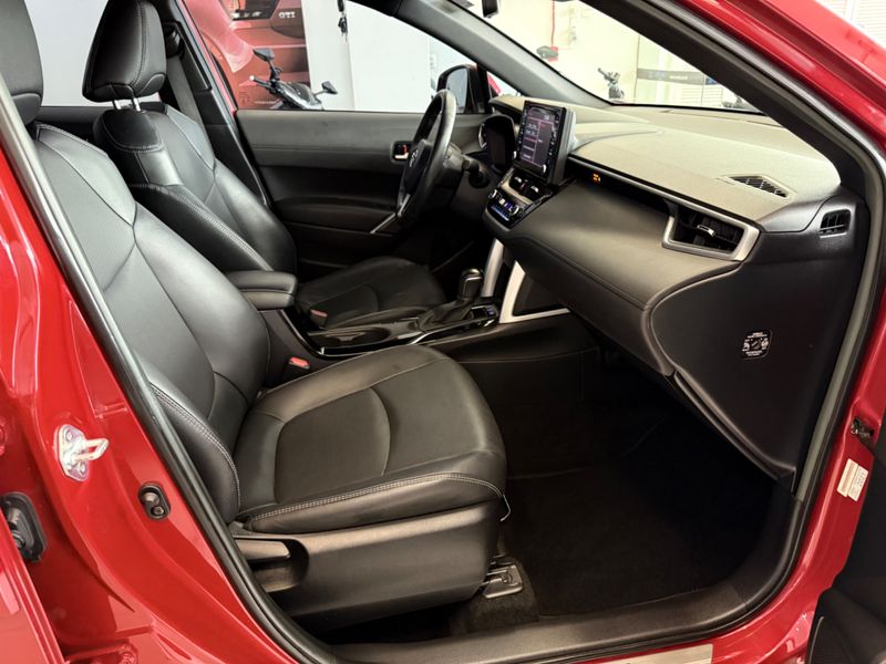 Toyota Corolla Cross Xrv 1.8 16v Hibrido 2021/2022 COVEL VEICULOS ENCANTADO / Carros no Vale