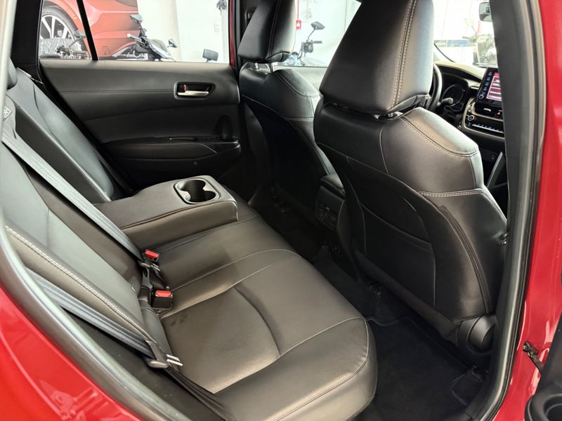 Toyota Corolla Cross Xrv 1.8 16v Hibrido 2021/2022 COVEL VEICULOS ENCANTADO / Carros no Vale