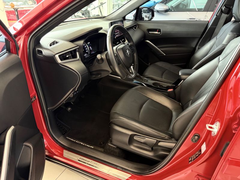 Toyota Corolla Cross Xrv 1.8 16v Hibrido 2021/2022 COVEL VEICULOS ENCANTADO / Carros no Vale
