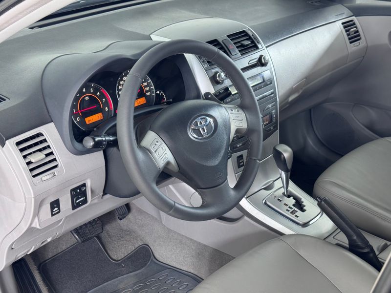 Toyota Corolla Xei20flex 2011/2012 COVEL VEICULOS ENCANTADO / Carros no Vale