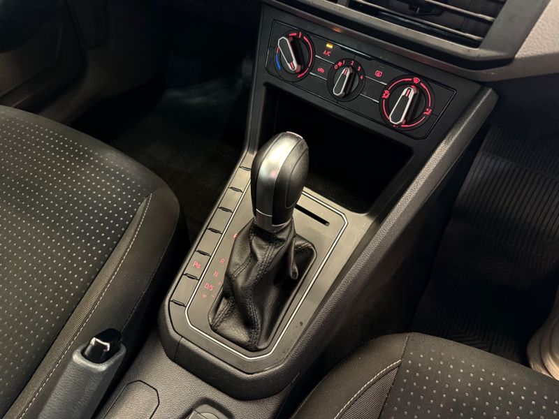 Volkswagen Virtus Comfort 200 Tsi 1.0 12v 2018/2019 COVEL VEICULOS ENCANTADO / Carros no Vale