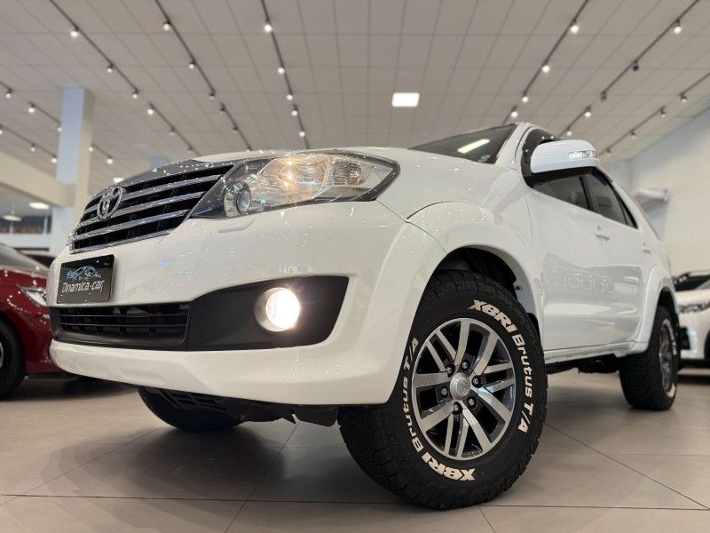 Toyota HILUX SW4 SRV 3.0 2012 DINAMICA-CAR VENÂNCIO AIRES / Carros no Vale