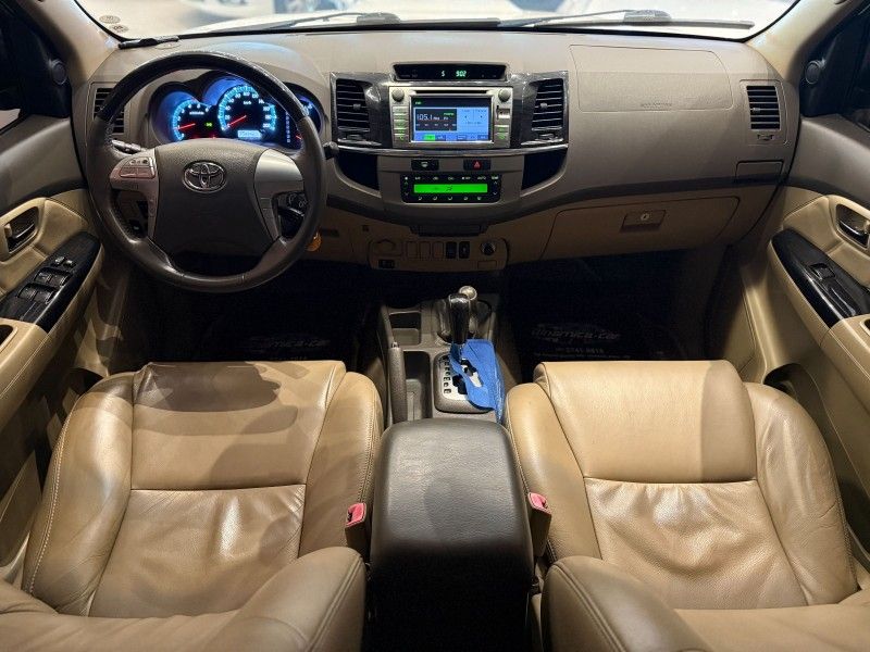 Toyota HILUX SW4 SRV 3.0 2012 DINAMICA-CAR VENÂNCIO AIRES / Carros no Vale