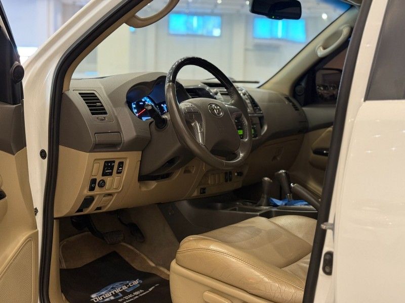 Toyota HILUX SW4 SRV 3.0 2012 DINAMICA-CAR VENÂNCIO AIRES / Carros no Vale