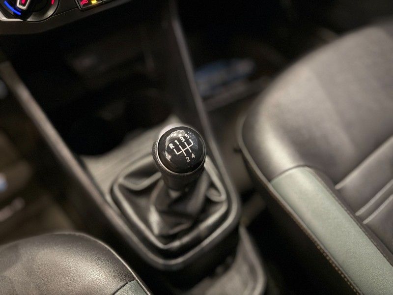 Volkswagen SAVEIRO 1.6 EXTREME CD 2024 DINAMICA-CAR VENÂNCIO AIRES / Carros no Vale