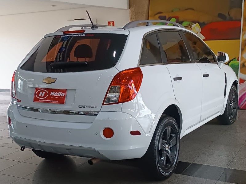 Chevrolet CAPTIVA SPORT 2.4 2014 HÉLIO AUTOMÓVEIS LAJEADO / Carros no Vale