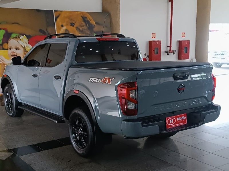 Nissan FRONTIER PRO-4X 2.3 4×4 2023 HÉLIO AUTOMÓVEIS LAJEADO / Carros no Vale