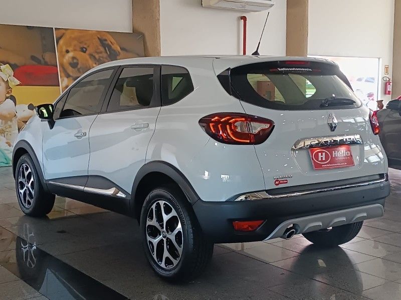 Renault CAPTUR INTENSE 1.6 2019 HÉLIO AUTOMÓVEIS LAJEADO / Carros no Vale