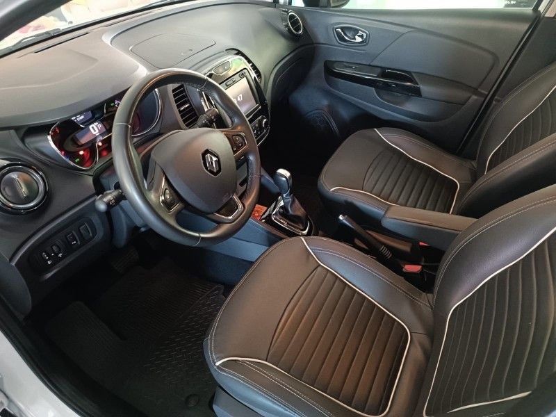 Renault CAPTUR INTENSE 1.6 2019 HÉLIO AUTOMÓVEIS LAJEADO / Carros no Vale