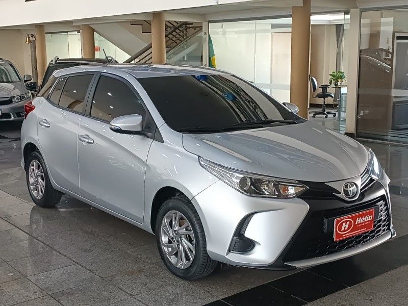 Toyota YARIS XS 1.5 2023 HÉLIO AUTOMÓVEIS LAJEADO / Carros no Vale