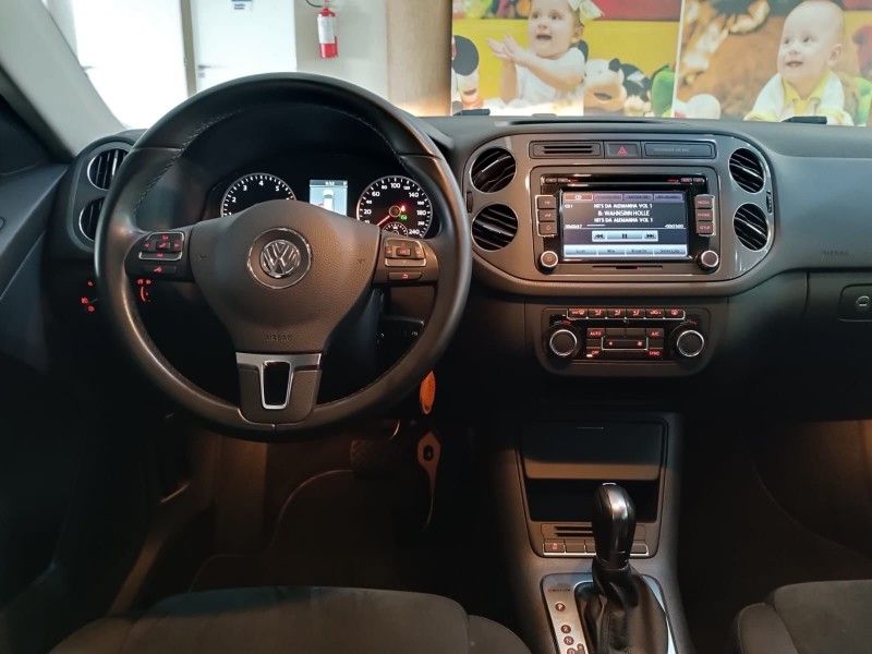 Volkswagen TIGUAN 2.0 TSi 2014 HÉLIO AUTOMÓVEIS LAJEADO / Carros no Vale