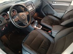 Volkswagen TIGUAN 2.0 TSi 2014 HÉLIO AUTOMÓVEIS LAJEADO / Carros no Vale