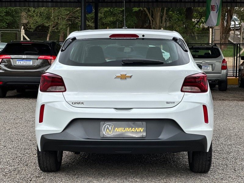 Chevrolet ONIX LT 1.0 TURBO 2022 NEUMANN VEÍCULOS ARROIO DO MEIO / Carros no Vale