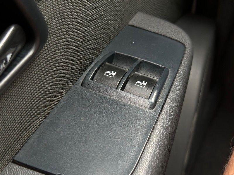 Fiat STRADA C.DUPLA FREEDOM 1.4 2020 NEUMANN VEÍCULOS ARROIO DO MEIO / Carros no Vale
