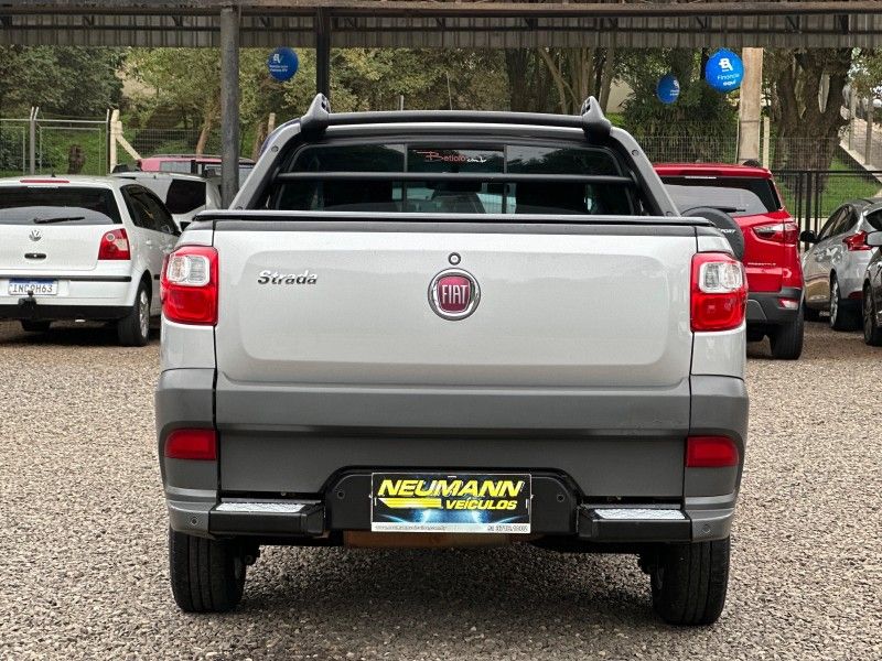 Fiat STRADA C.DUPLA FREEDOM 1.4 2020 NEUMANN VEÍCULOS ARROIO DO MEIO / Carros no Vale