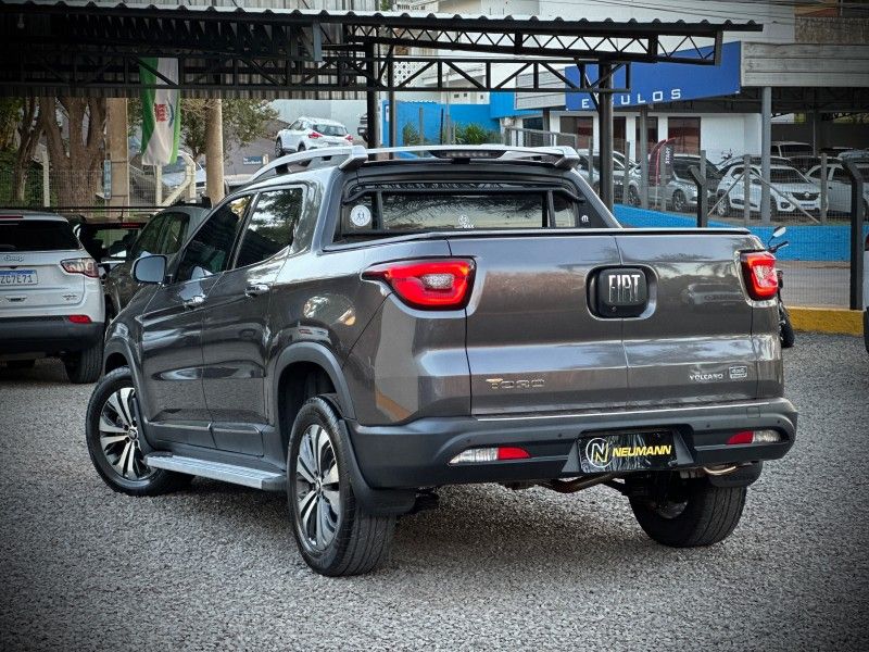 Fiat TORO VOLCANO 2.0 2022 NEUMANN VEÍCULOS ARROIO DO MEIO / Carros no Vale