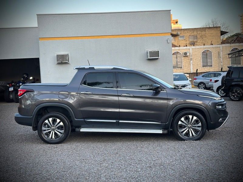 Fiat TORO VOLCANO 2.0 2022 NEUMANN VEÍCULOS ARROIO DO MEIO / Carros no Vale