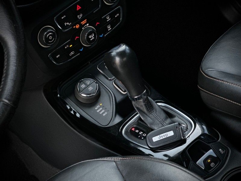 Jeep COMPASS LIMITED 2.0 2020 NEUMANN VEÍCULOS ARROIO DO MEIO / Carros no Vale