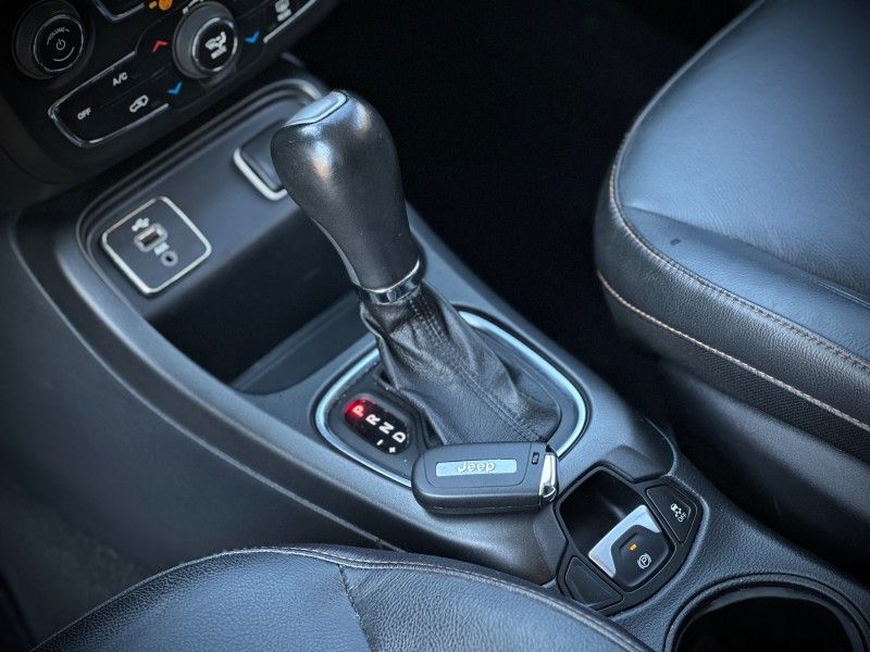 Jeep COMPASS LONGITUDE 2.0 2017 NEUMANN VEÍCULOS ARROIO DO MEIO / Carros no Vale
