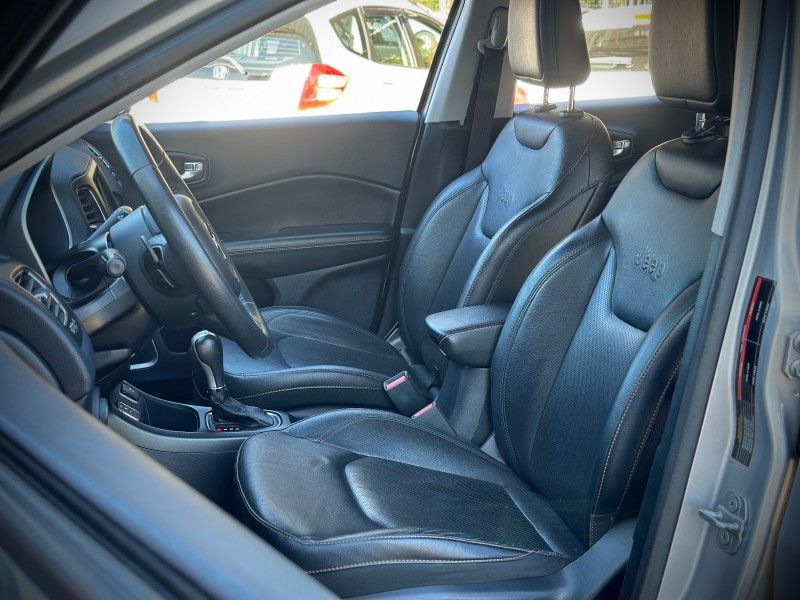 Jeep COMPASS LONGITUDE 2.0 2017 NEUMANN VEÍCULOS ARROIO DO MEIO / Carros no Vale