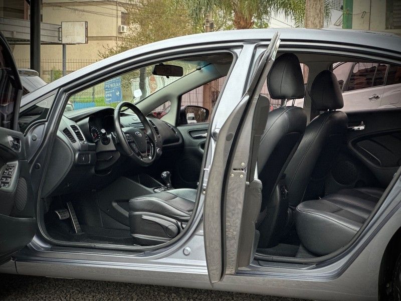 Kia CERATO SX 4 1.6 CVT 2019 NEUMANN VEÍCULOS ARROIO DO MEIO / Carros no Vale