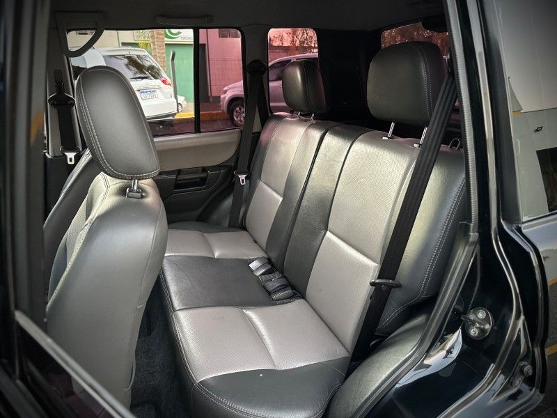 Mitsubishi PAJERO TR4 2.0 2007 NEUMANN VEÍCULOS ARROIO DO MEIO / Carros no Vale