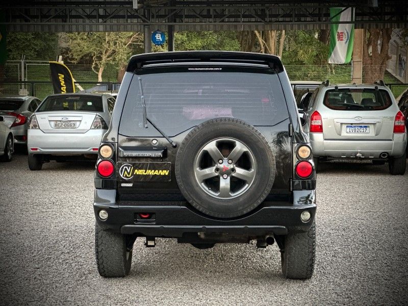 Mitsubishi PAJERO TR4 2.0 2007 NEUMANN VEÍCULOS ARROIO DO MEIO / Carros no Vale