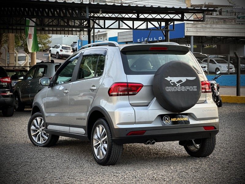 Volkswagen CROSSFOX MSI 1.6 2016 NEUMANN VEÍCULOS ARROIO DO MEIO / Carros no Vale
