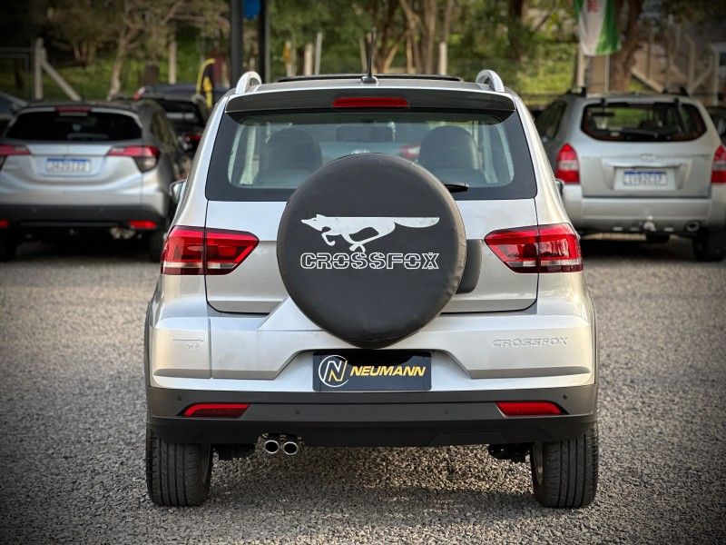 Volkswagen CROSSFOX MSI 1.6 2016 NEUMANN VEÍCULOS ARROIO DO MEIO / Carros no Vale