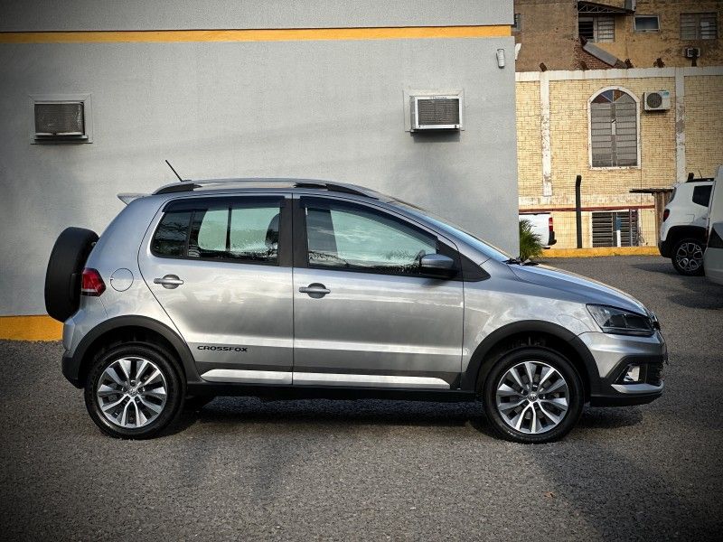 Volkswagen CROSSFOX MSI 1.6 2016 NEUMANN VEÍCULOS ARROIO DO MEIO / Carros no Vale