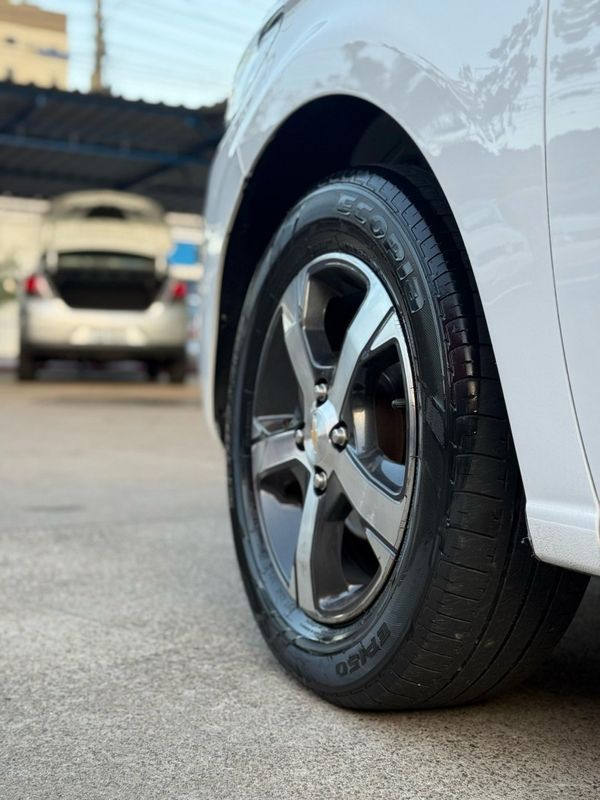 Chevrolet ONIX LTZ 1.4 8V 2019 FERREIRA VEÍCULOS VENÂNCIO AIRES / Carros no Vale