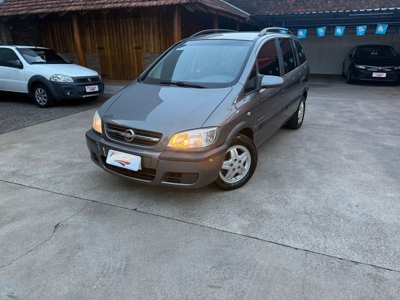 Chevrolet ZAFIRA EXPRESSION 2.0 8V 2012 FERREIRA VEÍCULOS VENÂNCIO AIRES / Carros no Vale