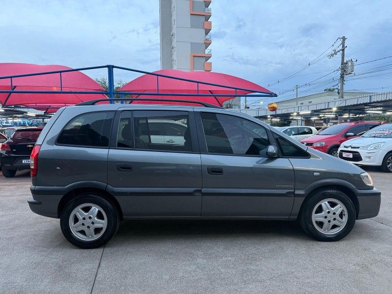 Chevrolet ZAFIRA EXPRESSION 2.0 8V 2012 FERREIRA VEÍCULOS VENÂNCIO AIRES / Carros no Vale